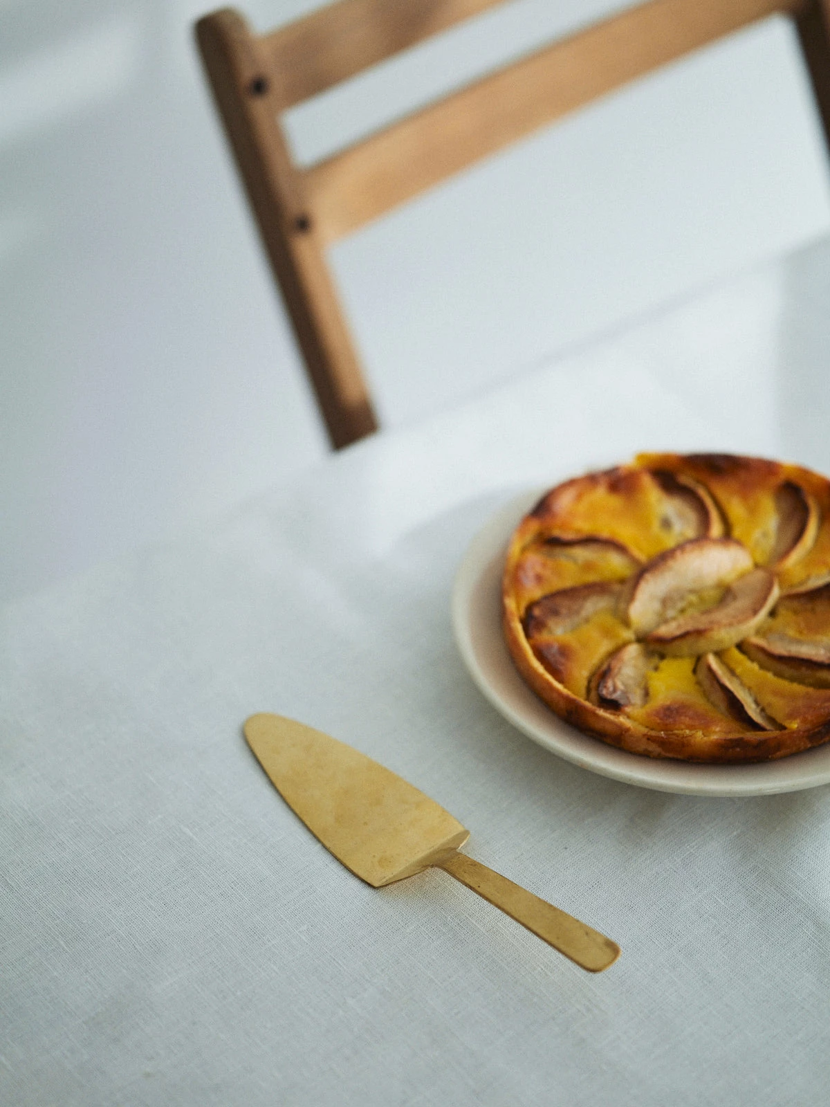 Fog Linen Work Brass Cake Server 5 Fog Linen Work Brass Cake Server - Image 3