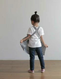 Fog Linen Work Linen Kid Apron Navy White Checks -Fog Linen Work shop BLL723 NAWC 2 1080x 7d9dc5a3 f090 4bb1 b78a 58d4d8f8d7c1