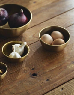 Fog Linen Work Brass Bowl M -Fog Linen Work shop IHP006M m 02 dl