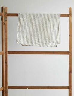 Fog Linen Work Chambray Linen Towel M "Natural White Stripes" -Fog Linen Work shop LHT442 TWHNS m 01 dl